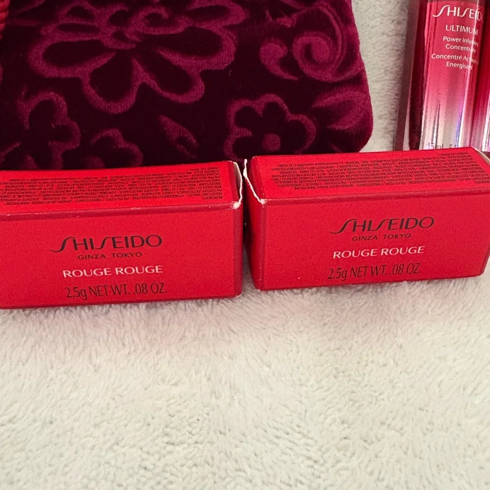 GUERLAIN Make up Bag with Shiseido Ultimune & Lipstick Collection - Picture 4 of 6
